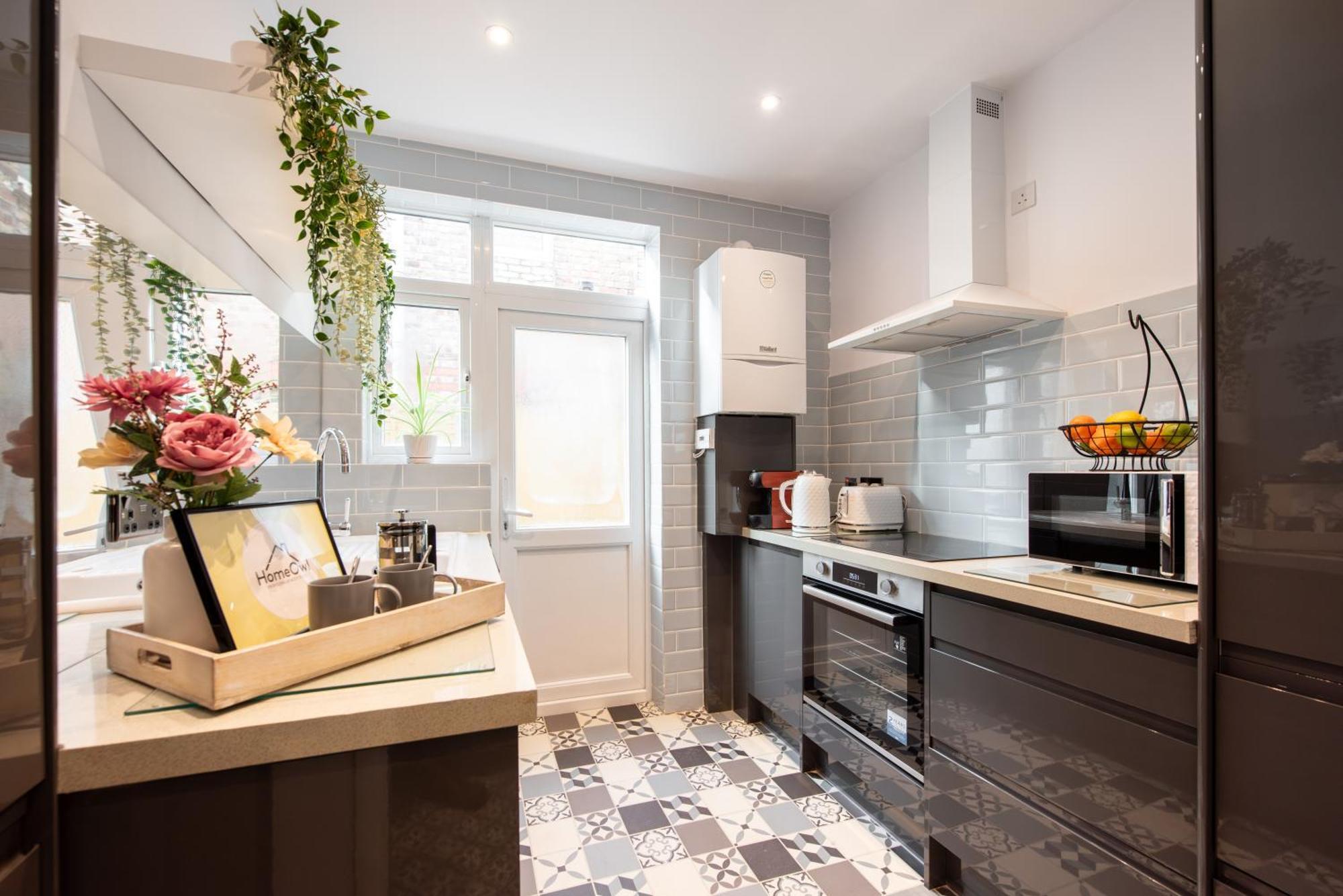 Victorian 2Br Apartment, King Beds, Fast Wifi, Near Shops, Cafes & Transport, E17 London Exterior foto