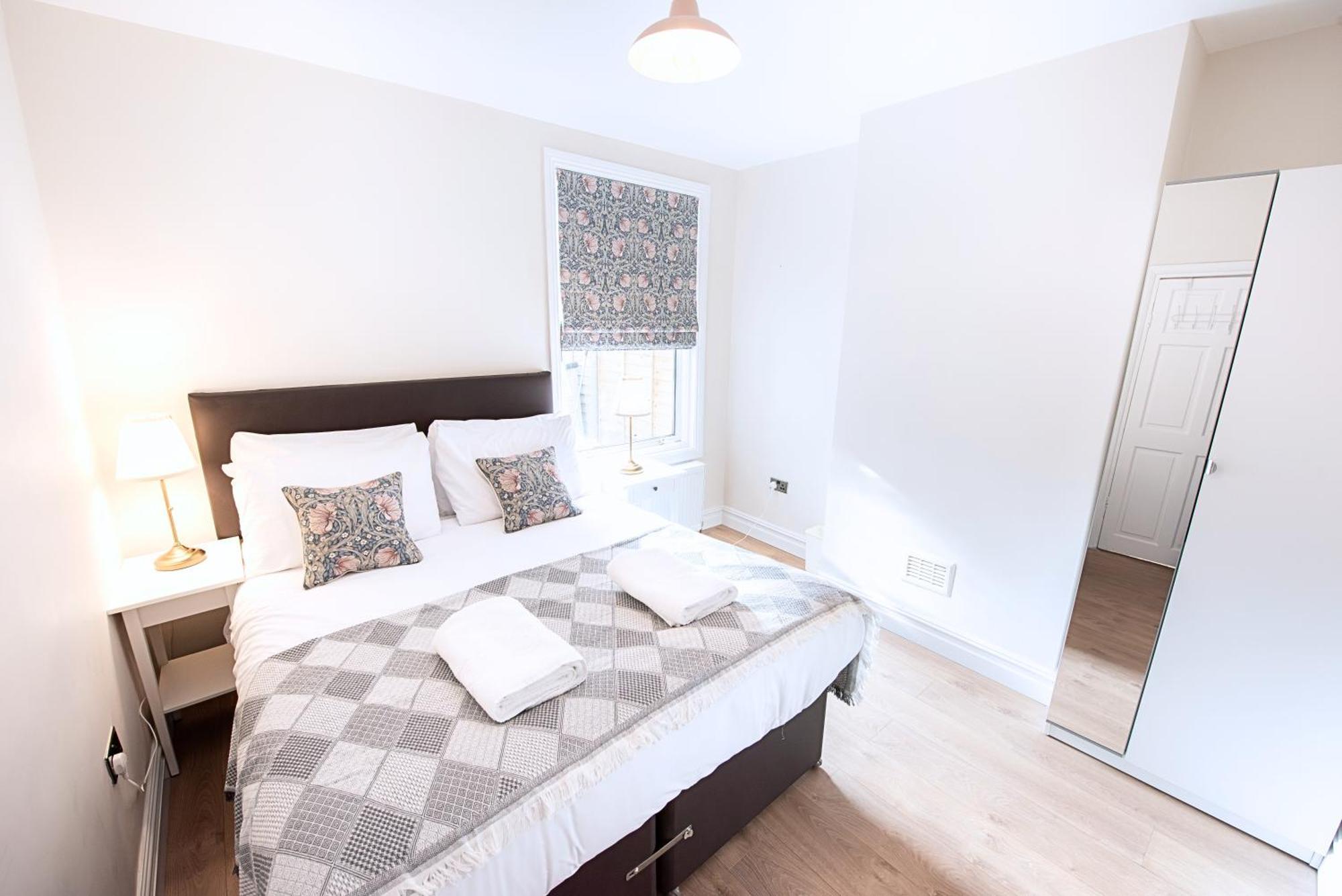 Victorian 2Br Apartment, King Beds, Fast Wifi, Near Shops, Cafes & Transport, E17 London Exterior foto